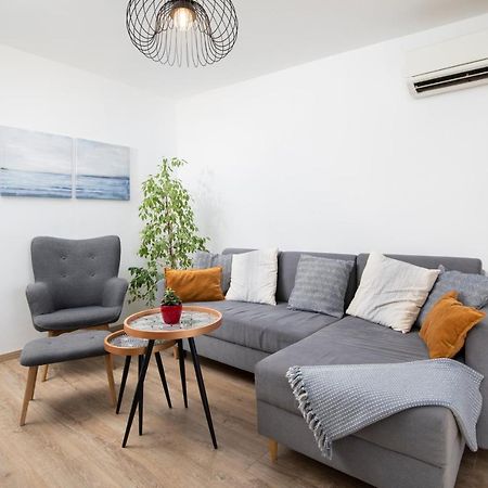 Top Floor Sunset Apartment Пула Екстериор снимка