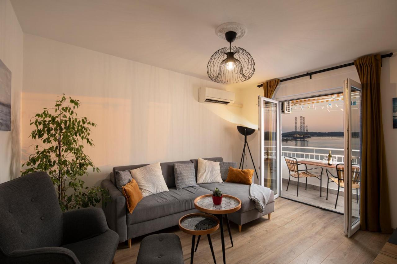 Top Floor Sunset Apartment Пула Екстериор снимка