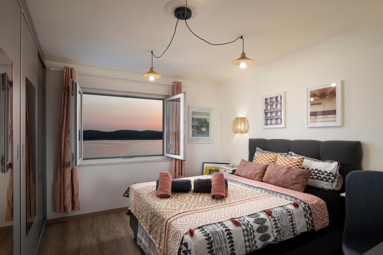 Top Floor Sunset Apartment Пула Екстериор снимка