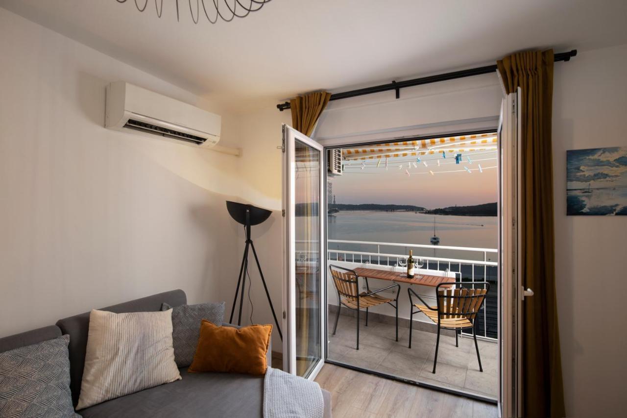 Top Floor Sunset Apartment Пула Екстериор снимка