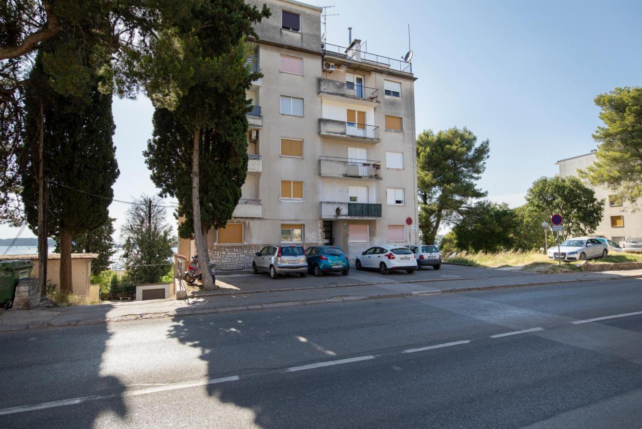 Top Floor Sunset Apartment Пула Екстериор снимка