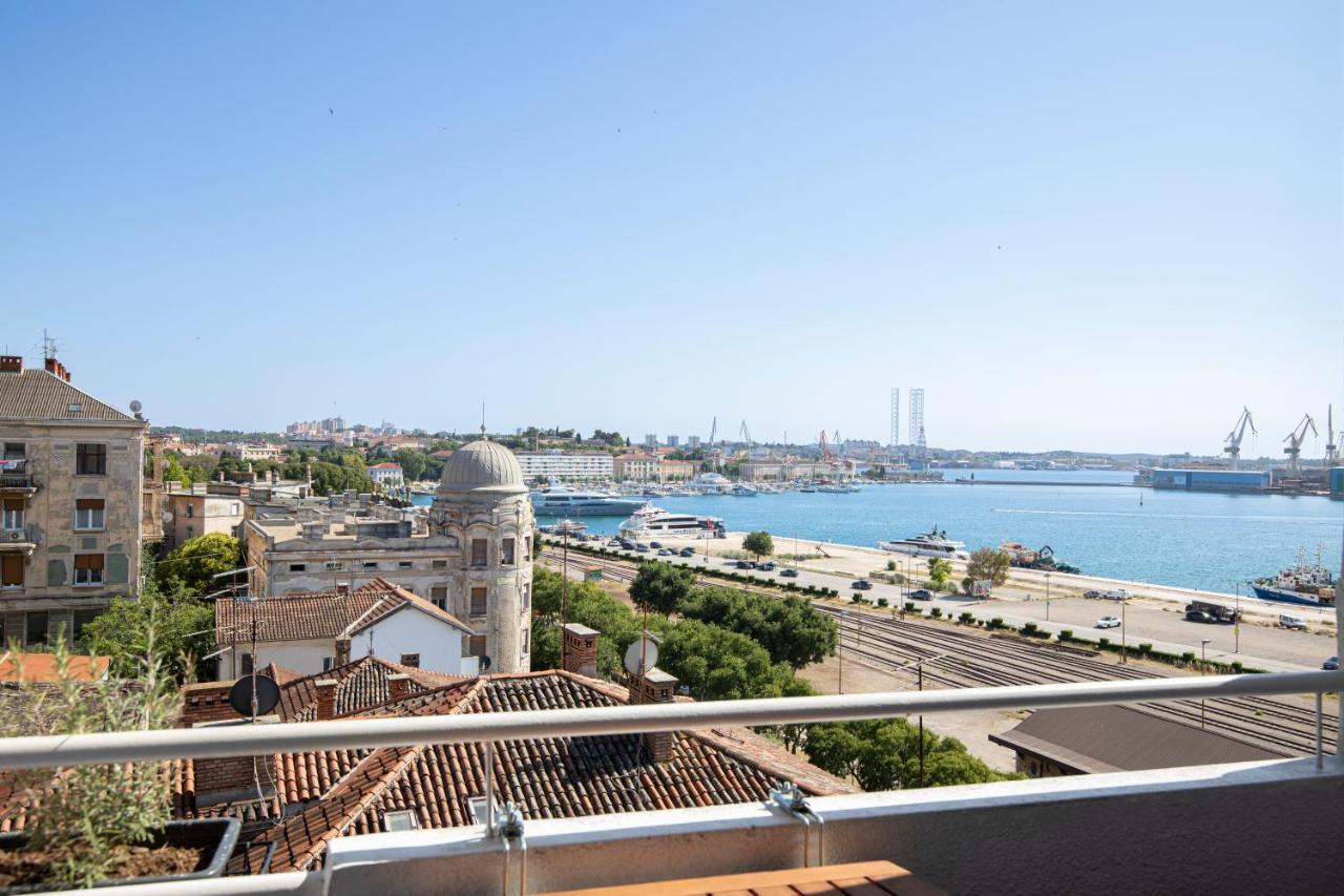 Top Floor Sunset Apartment Пула Екстериор снимка