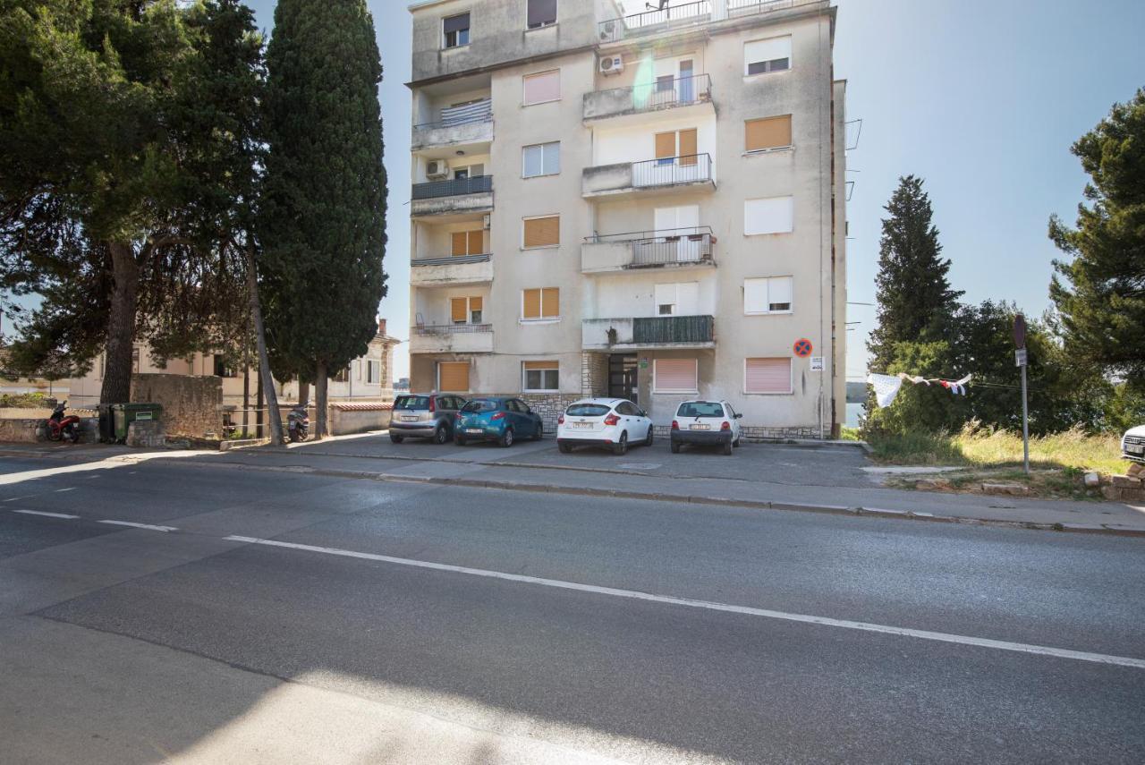 Top Floor Sunset Apartment Пула Екстериор снимка